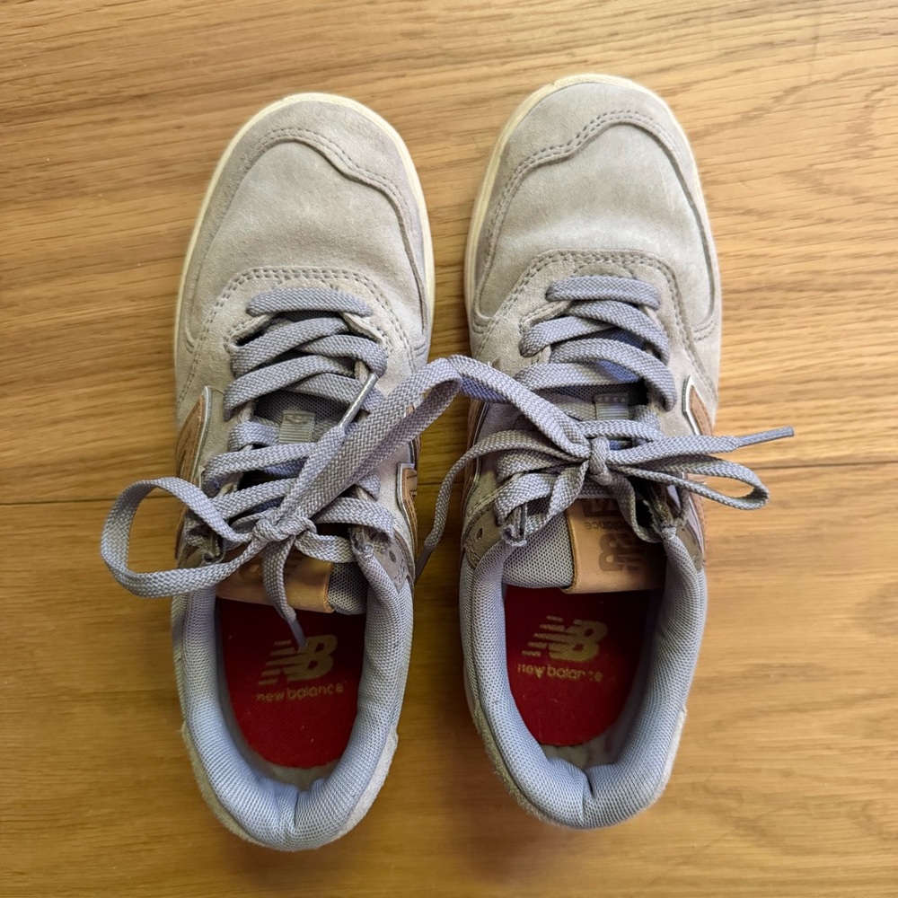 New Balance Women's Light Gray Sneakers 574